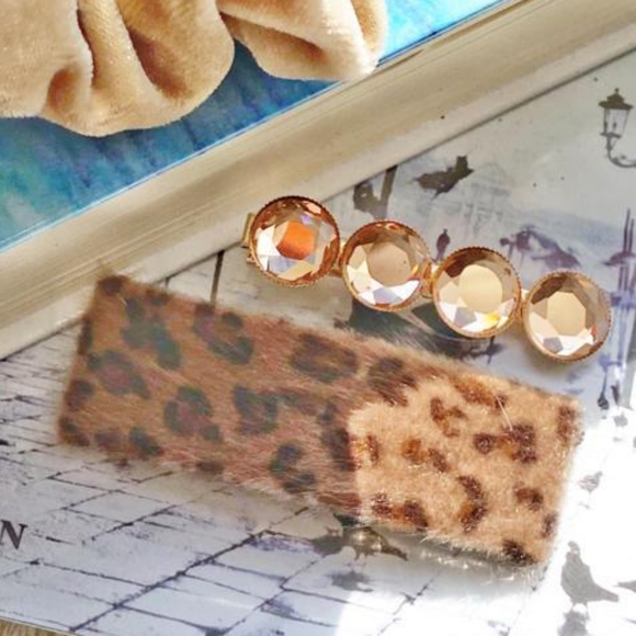 CAMEL VELVET SCRUNCHY JEWELD HAIR CLIP SET - Picture 3 of 5